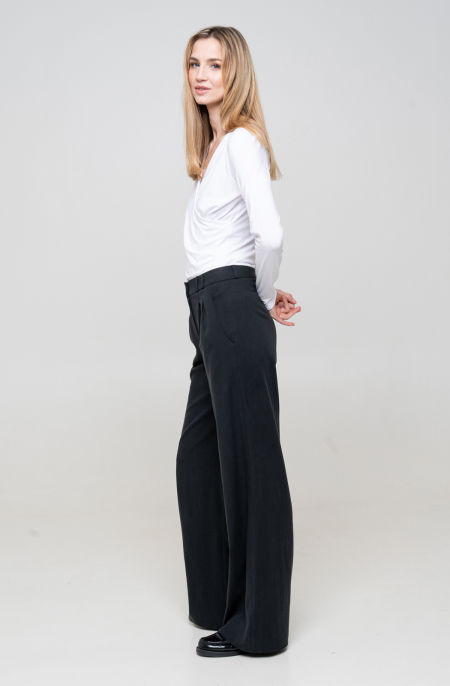 Spodnie z zakładkami 