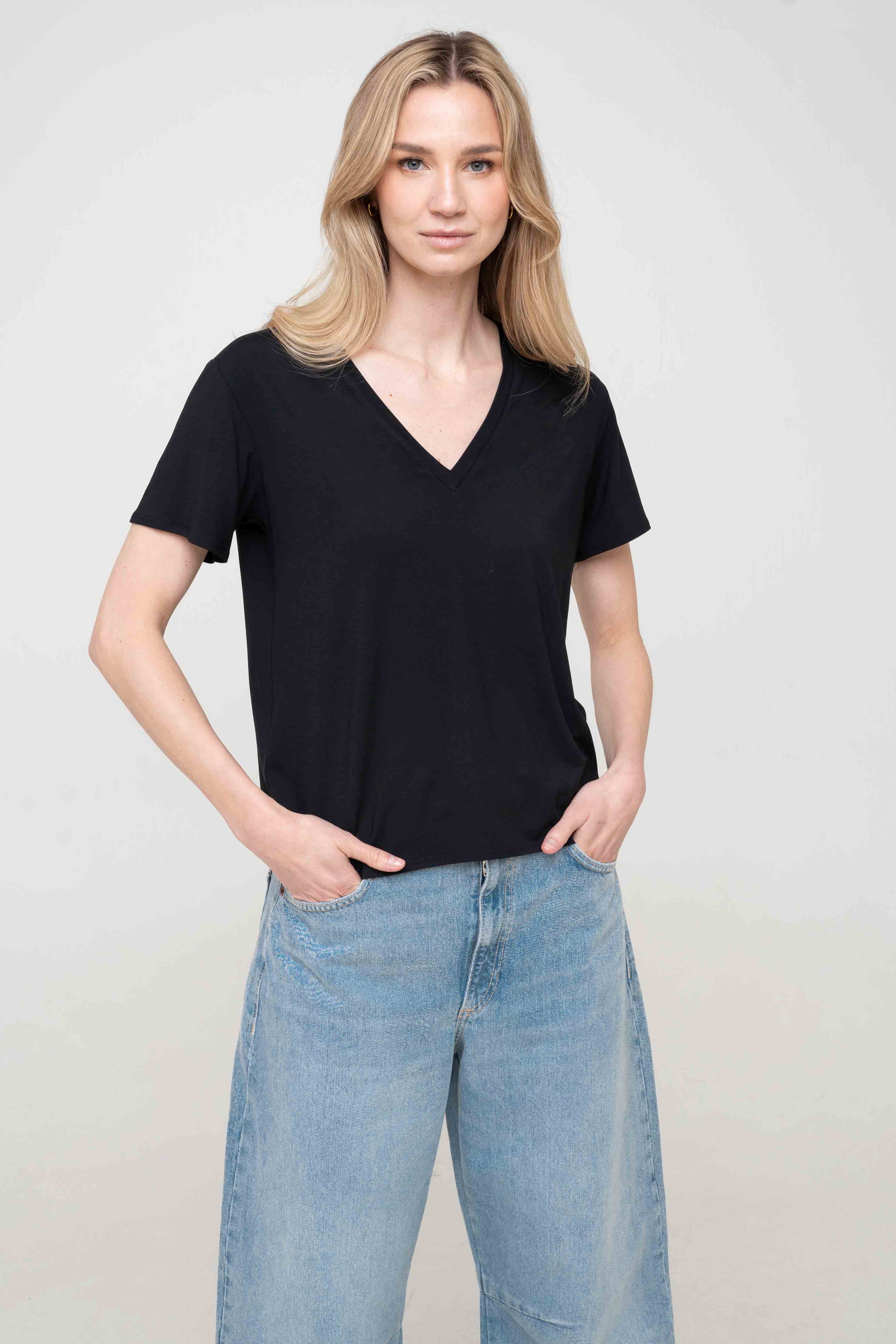 T-shirt No.1 V  zdjęcie 2